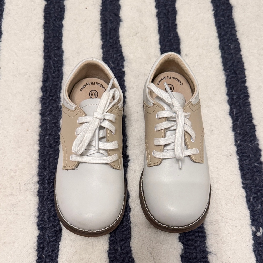 FootMates Kids Dress Shoes in White and Tan